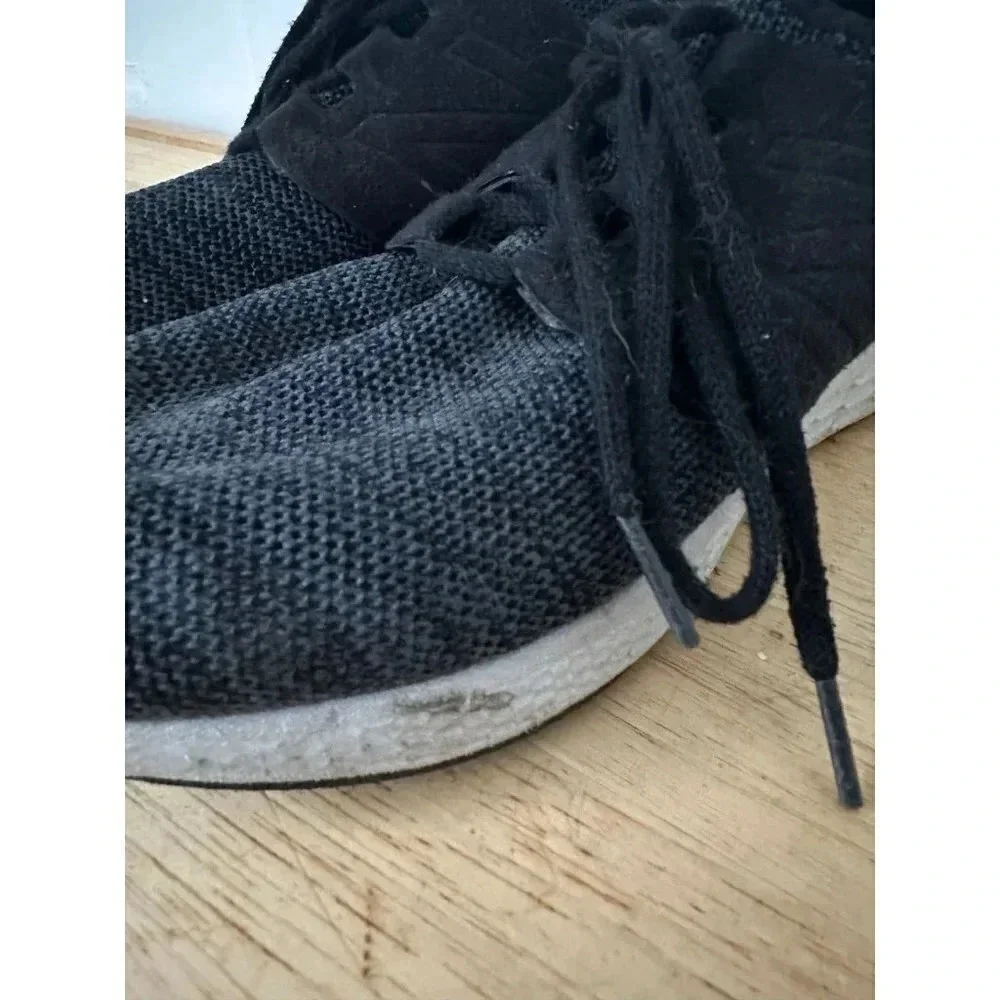 New Balance Men’s size 10 sneakers